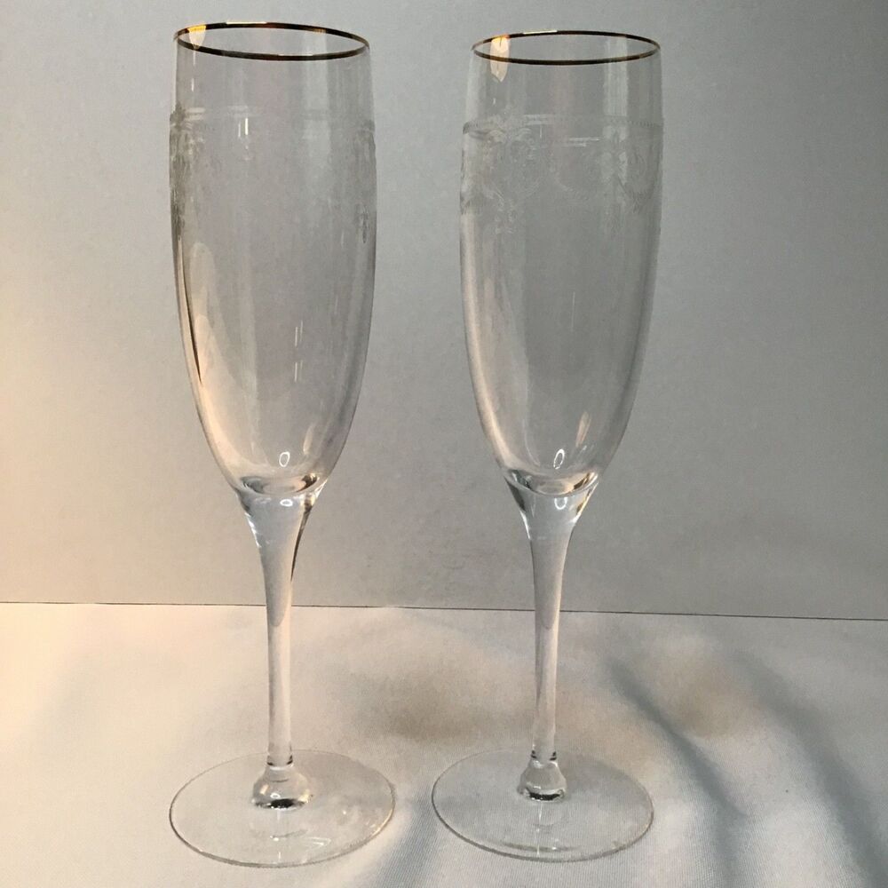 Clear Glass Etched Gold-Trimmed Fluted Champagne Glass (Set of 2)